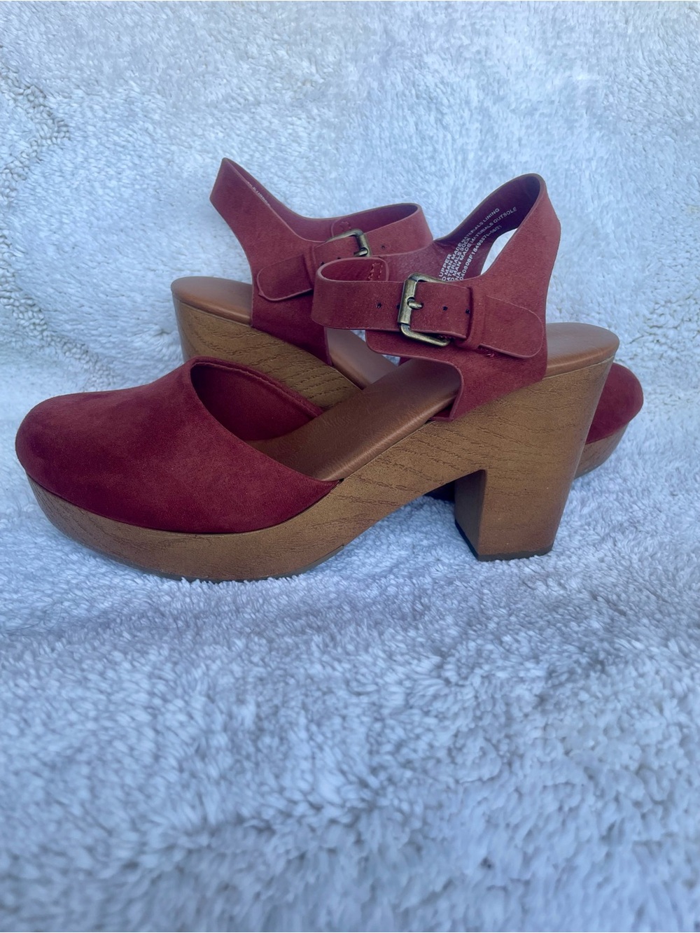 Universal Thread Marcia Memory Foam Clog Heels Red 8.5